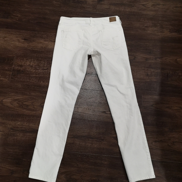 SOLD American Eagle Mid-Rise White Jeans - Picture 4 of 5